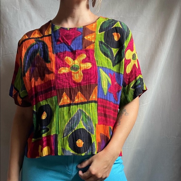 Vintage Blouse with Funky Print - Picture 2 of 4